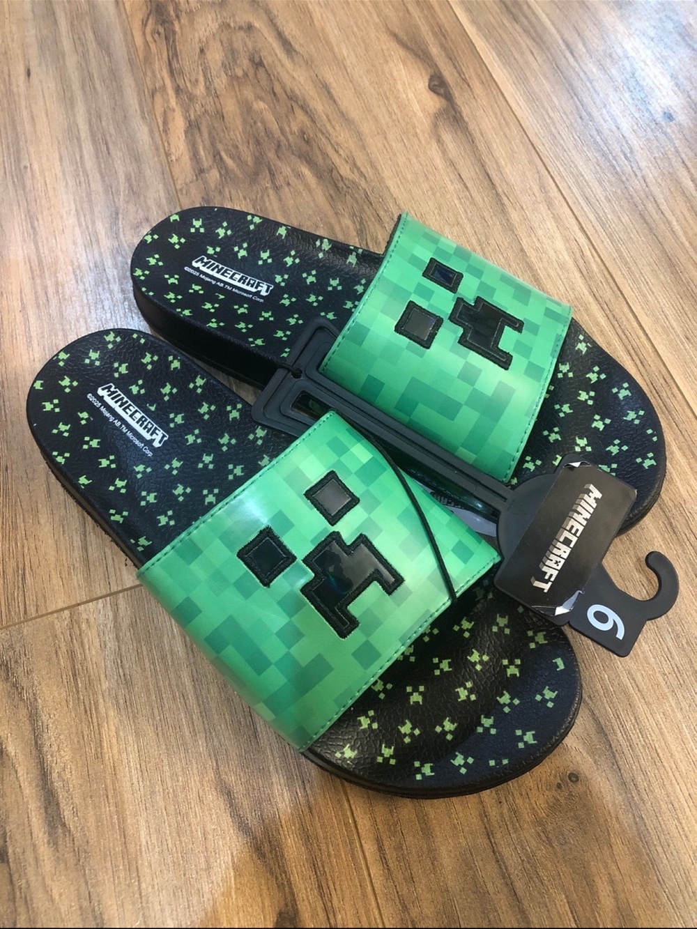 Minecraft Creeper Slide Sandals - Size 6